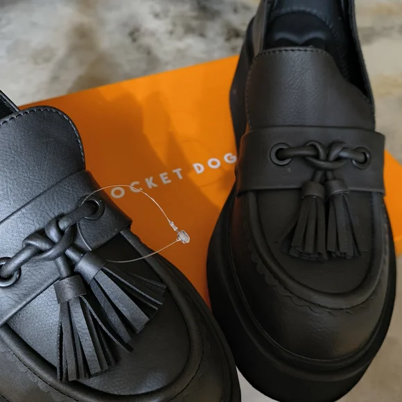 Black Platform Loafers with Tassels - Picture 6 of 6